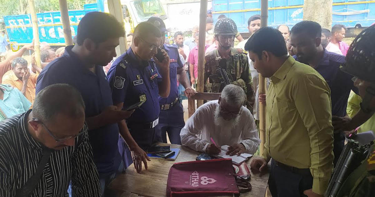 বোদায় গরুর হাটে অতিরিক্ত টোল আদায়, ইজারাদারকে জরিমানা
