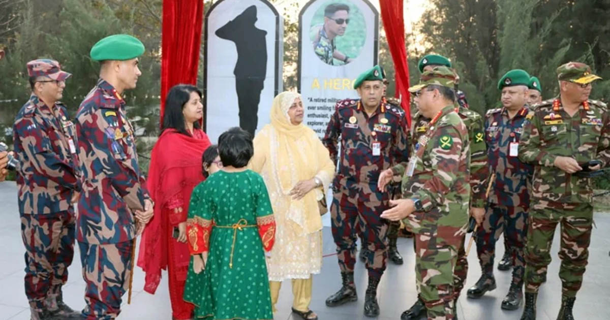 মেজর ‘সিনহা স্মৃতিফলক’ উদ্বোধন করলেন সেনাপ্রধান