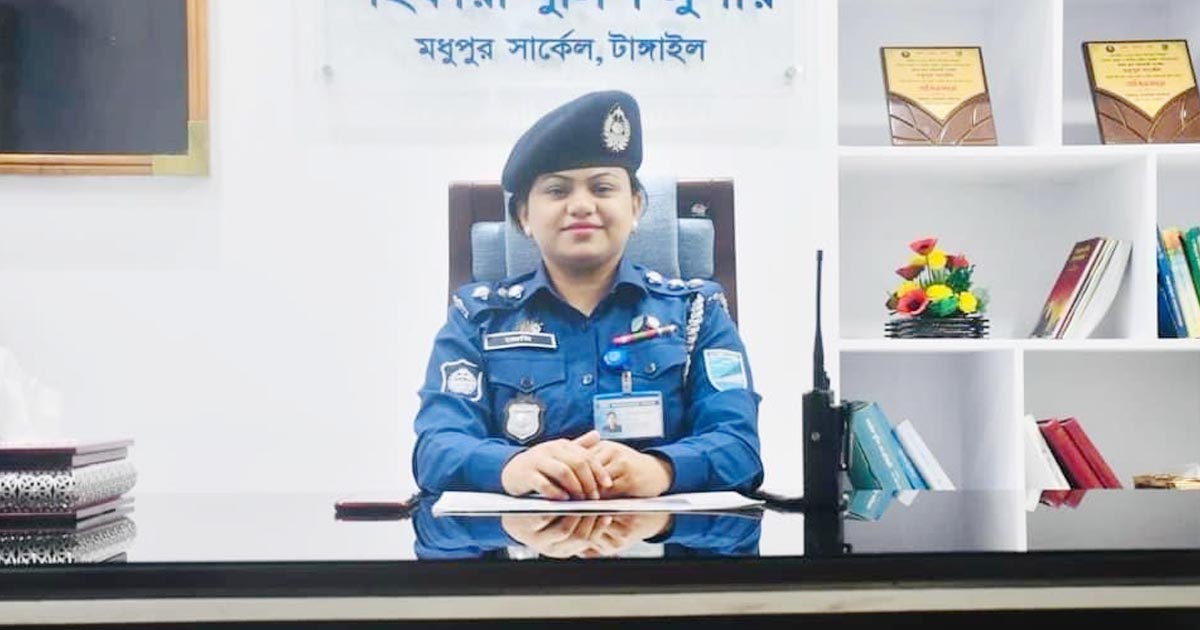 ১৩ মাসে ১১ বার শ্রেষ্ঠ সার্কেল অফিসার নির্বাচিত হলেন ফারহানা