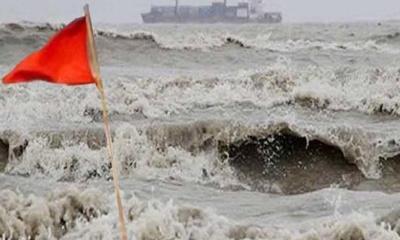 চার সমুদ্রবন্দরে ৩ নম্বর সংকেত বহাল