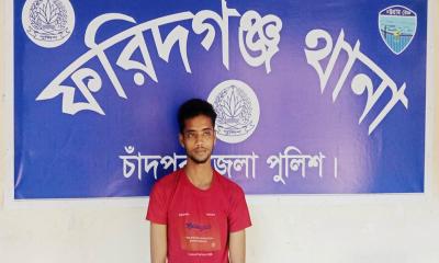 ফরিদগঞ্জে চোরাই সিএনজিসহ যুবক গ্রেপ্তার