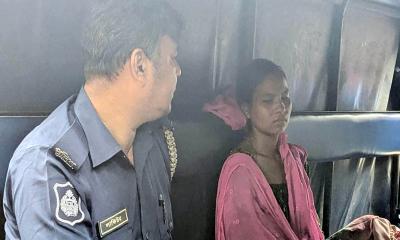 ৫ মাসের শিশুকে গলা কেটে হত্যা করলেন মা