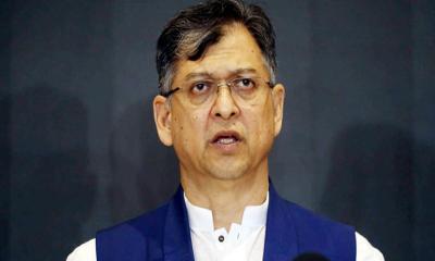 ডাকসুর বিজয়ীদের অভিনন্দন জানালেন সালাহউদ্দিন আহমদ