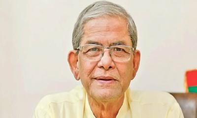 হাসপাতাল থেকে ফিরলেন বিএনপি মহাসচিব মির্জা ফখরুল