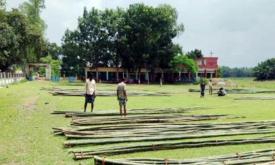 সখীপুরে স্কুল মাঠে বাঁশের হাট, ব্যাহত হচ্ছে শিক্ষা কার্যক্রম!