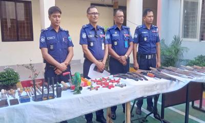 সীতাকুন্ডে অস্ত্র তৈরির কারখানার সন্ধান, অস্ত্র উদ্ধার