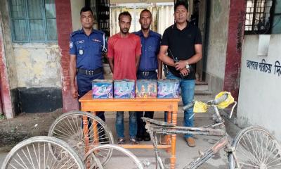 টাকার জন্য চালককে হত্যা করে ছিনতাই করা হয় ভ্যান