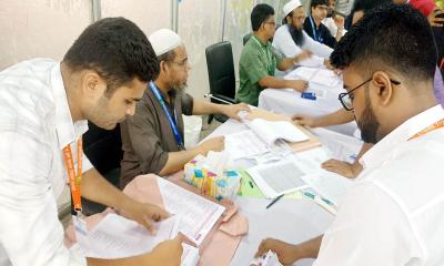 জাকসু নির্বাচনে ব্যালটে ভুলের অভিযোগ