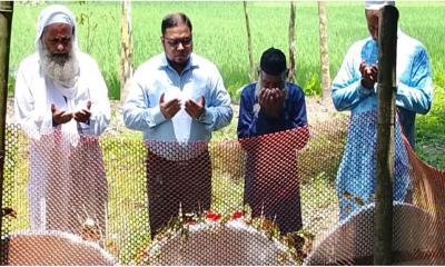 বোদায় গণঅভ্যুত্থানের ২ শহিদের কবরে নবনিযুক্ত ইউএনওর শ্রদ্ধা