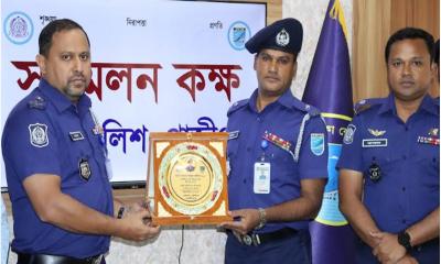 গাজীপুর জেলার শ্রেষ্ঠ ওসি শ্রীপুর থানার আব্দুল বারিক