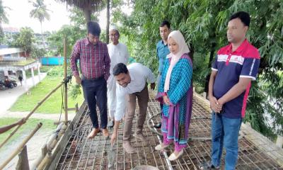 উপজেলা পরিষদের মেইন গেটের নির্মাণকাজ পরিদর্শন করলেন ইউএনও