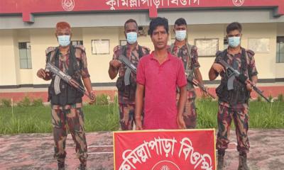 মহেশপুরে বিএসএফের কাছে আটক বাংলাদেশিকে হস্তান্তর