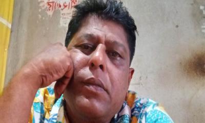 ফেসবুক লাইভ চলাকালে বিএনপি নেতার মোবাইল ছিনতাই