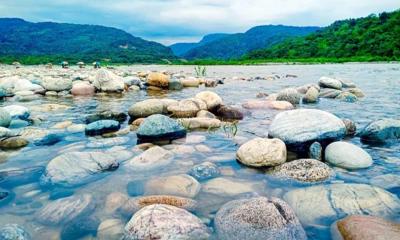 সাদাপাথর লুটের নেপথ্যে পুলিশ