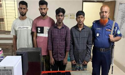 সরিষাবাড়ীতে ৪ ক্যাসিনো ও অনলাইন জুয়াড়ি গ্রেপ্তার