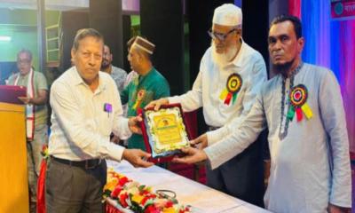 মাদার তেরেসা গোল্ডেন অ্যাওয়ার্ড পেলেন নাজমুল ইসলাম