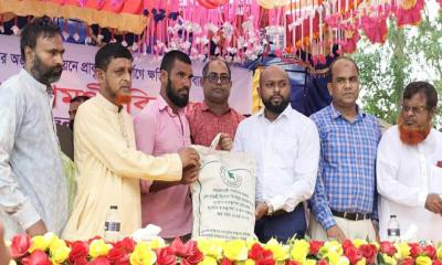 ভূঞাপুরে প্রাকৃতিক ক্ষতিগ্রস্তদের মাঝে ত্রাণ সহায়তা বিতরণ