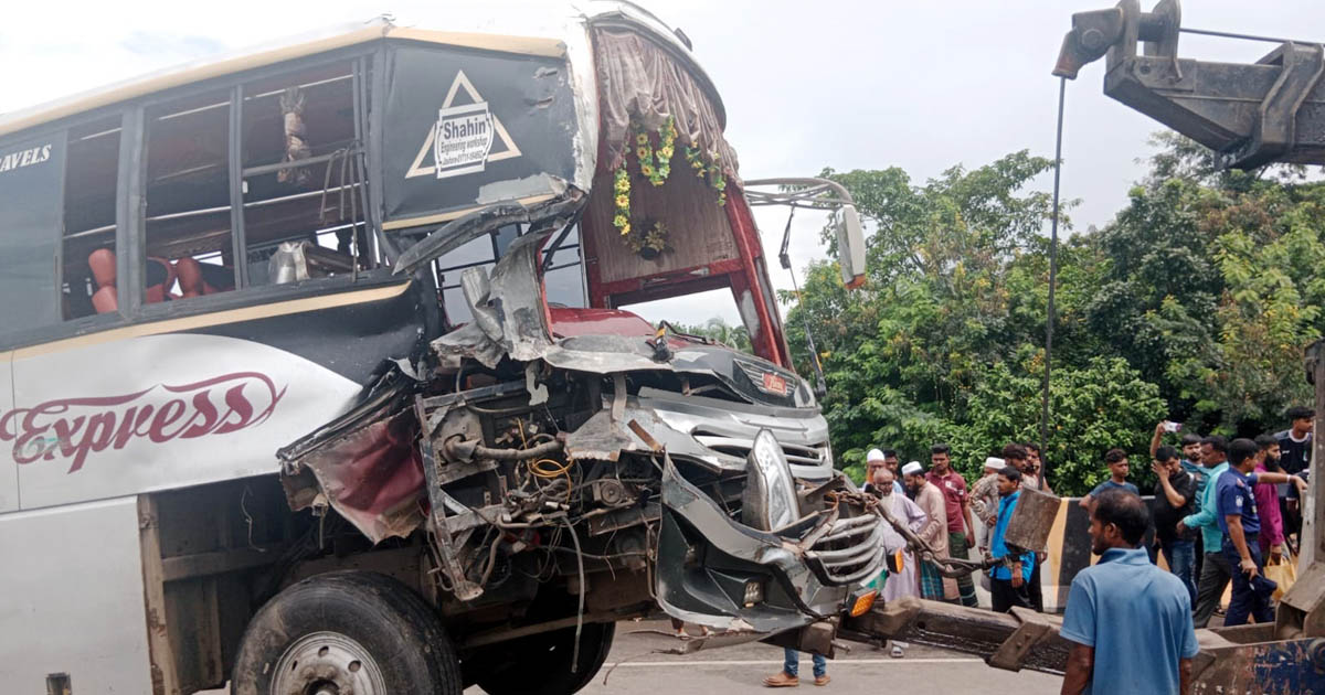ঢাকা-ভাঙ্গা এক্সপ্রেসওয়েতে ৪ গাড়ির সংঘর্ষে আহত ২৫