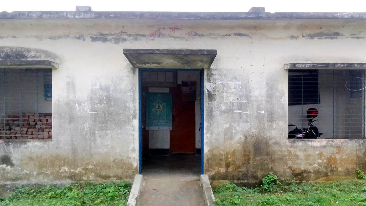 ওষুধ নেই দেড় মাস ধরে কমিউনিটি ক্লিনিকে