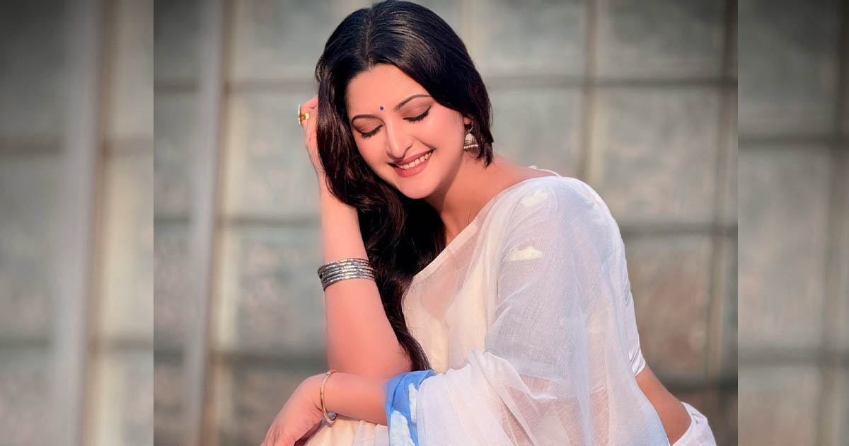 দোয়া করি যেন এই সুখে কারো নজর না লাগে