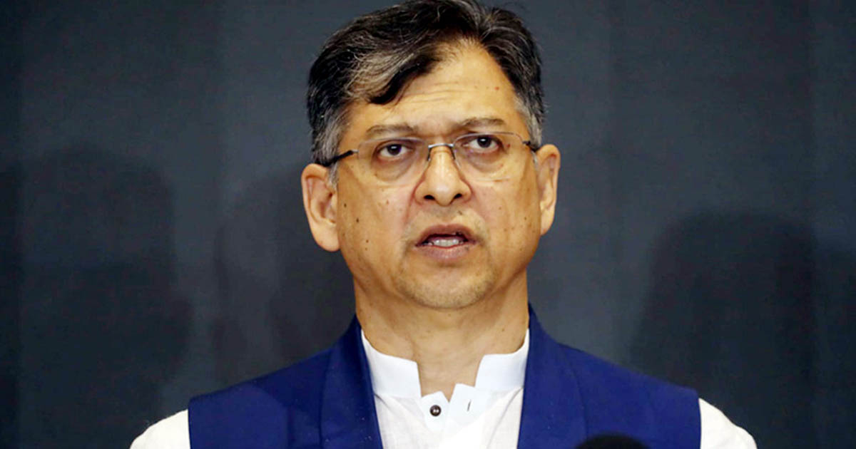 ডাকসুর বিজয়ীদের অভিনন্দন জানালেন সালাহউদ্দিন আহমদ