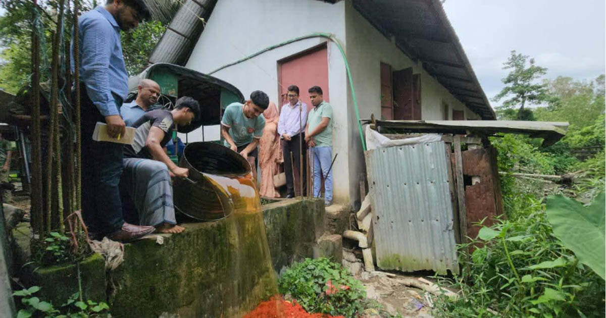 বোয়ালখালীতে অস্বাস্থ্যকর পরিবেশে মিষ্টি তৈরির অভিযোগে লাখ টাকা জরিমানা