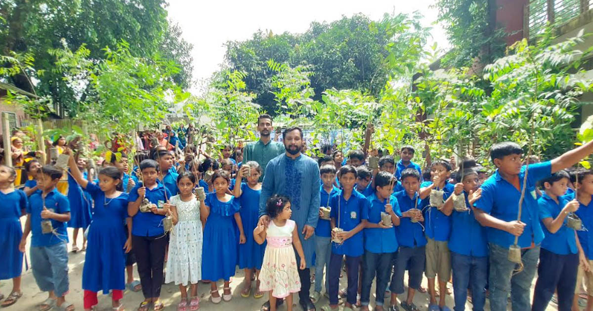 কিংবদন্তি মুন্নু মিয়ার জন্মবার্ষিকীতে দোয়া মাহফিল ও বৃক্ষ বিতরণ