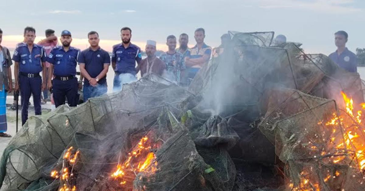 ইটনায় ভ্রাম্যমাণ আদালতের অভিযান: ২৩৫টি চায়না ও কারেন্ট জাল ধ্বংস