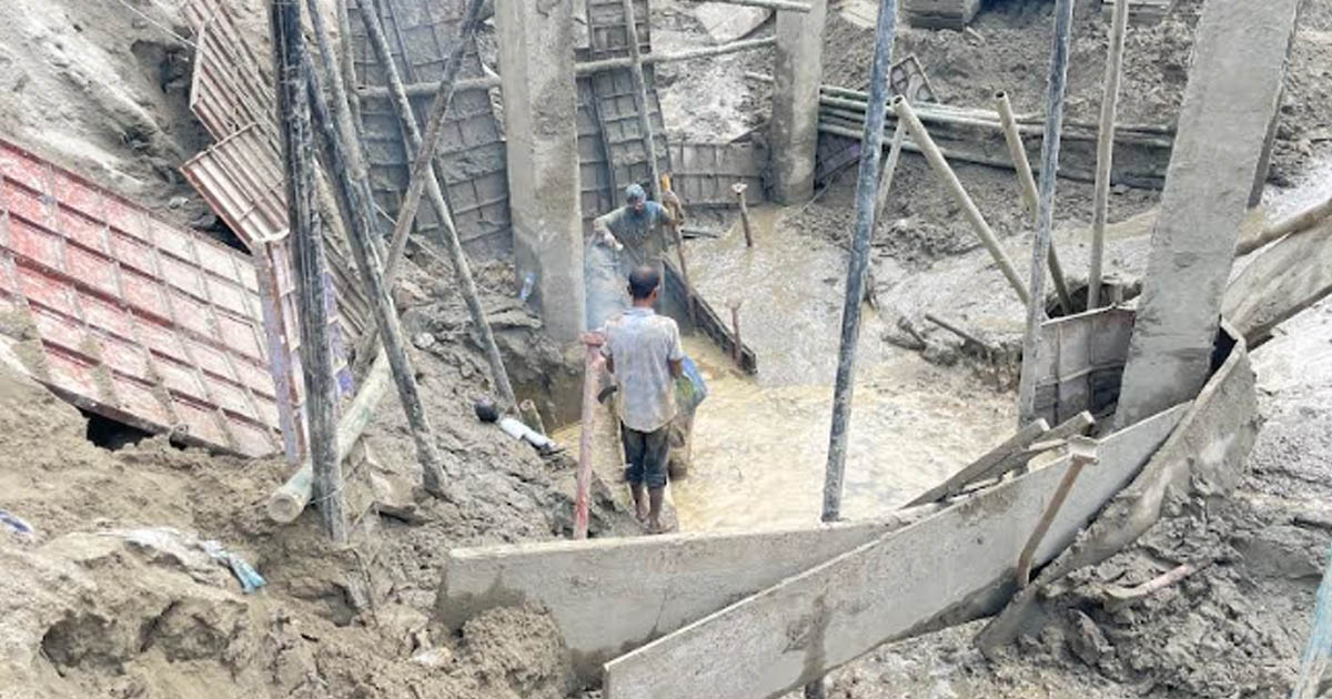 মির্জাপুরে নির্মাণকাজের সময় গ্যাসের পাইপ ফেটে সরবরাহ বন্ধ