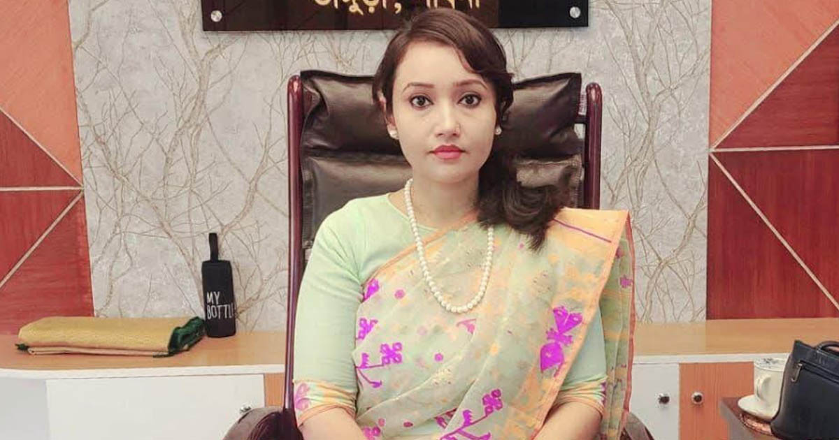 পাঁচ দপ্তরের দায়িত্বে চাপের মধ্যেও সেবা দিচ্ছেন ইউএনও নাজমুন নাহার