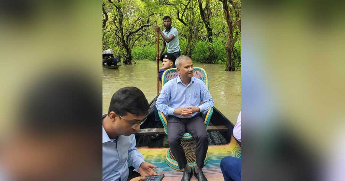 রাতারগুল পরিদর্শনে আইন উপদেষ্টা, বললেন উন্নয়নে সহায়তার কথা