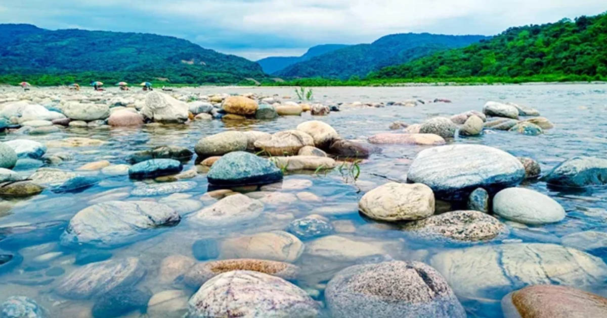 সাদাপাথর লুটের নেপথ্যে পুলিশ