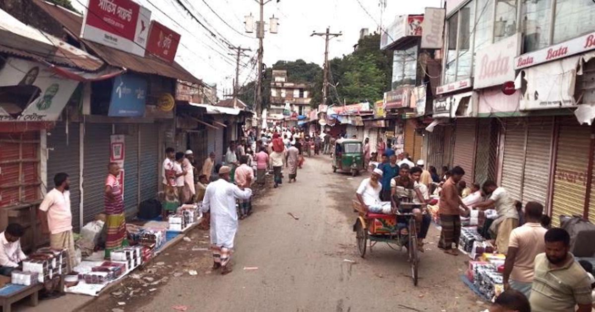 ভারত-বাংলাদেশ টানাপোড়েনে ধস: বিপর্যয়ে শাহজাদপুরের ঐতিহ্যবাহী তাঁতশিল্প