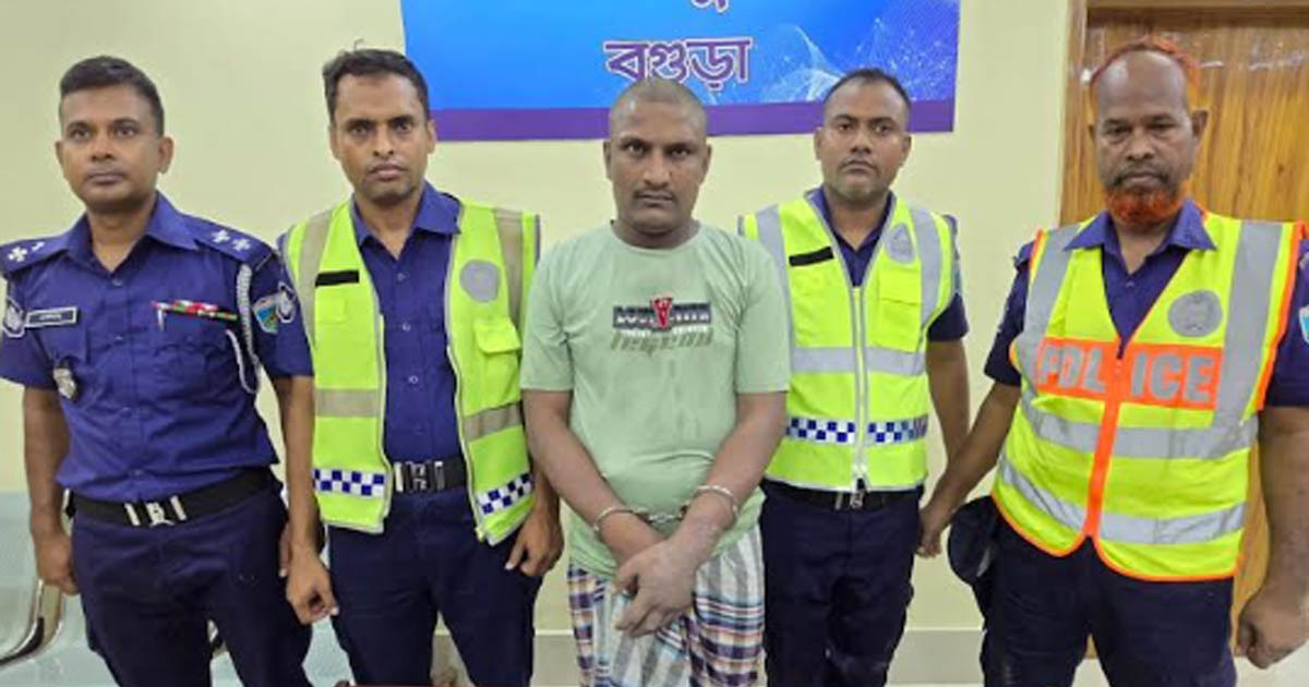 শাজাহানপুরে ডাকাতির সময় বিদেশি পিস্তল ও গুলিসহ গ্রেপ্তার ১