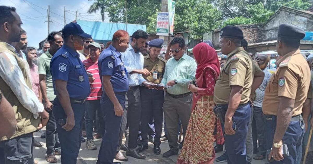 সান্তাহারে রেলওয়ের অবৈধ স্থাপনা উচ্ছেদ অভিযান