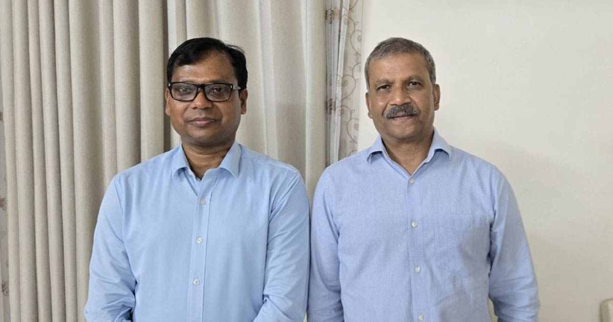 সিলেটের ডিসি সারওয়ারকে নিয়ে আবেগঘন পোস্ট উপদেষ্টা আসিফ নজরুলের