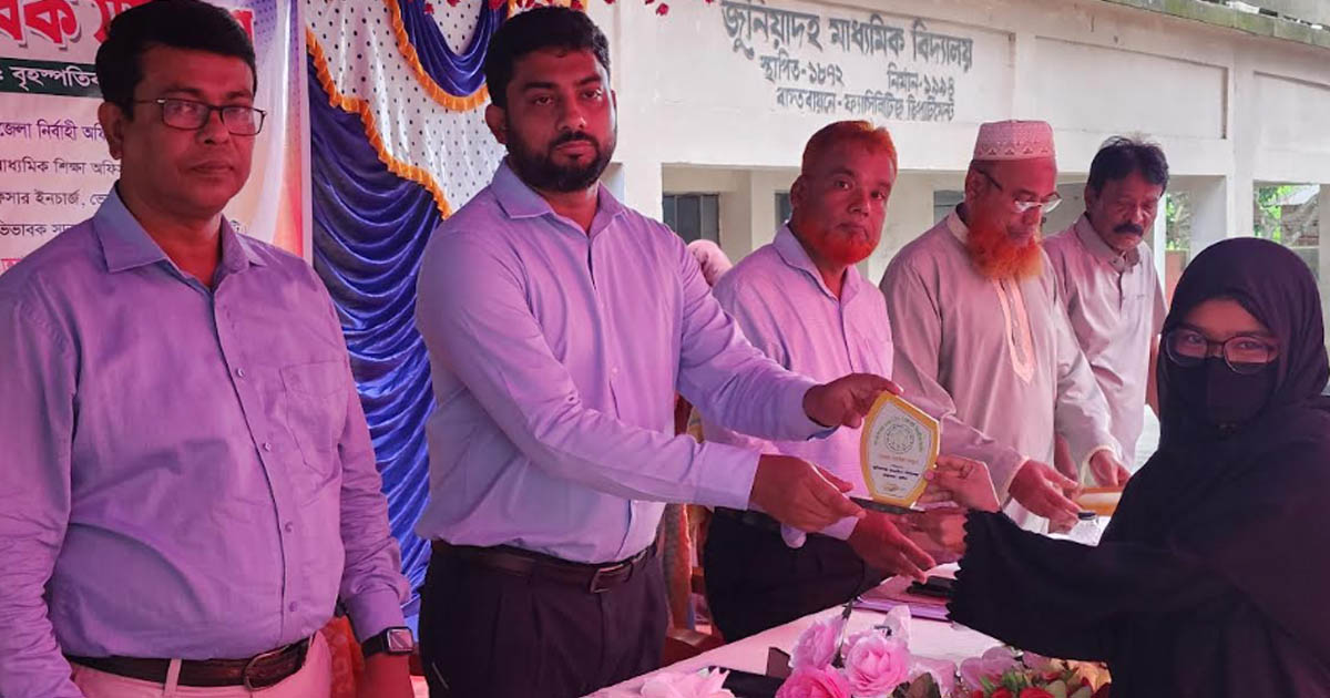 ভেড়ামারায় কৃতি শিক্ষার্থীদের সংবর্ধনা ও অভিভাবক সমাবেশ