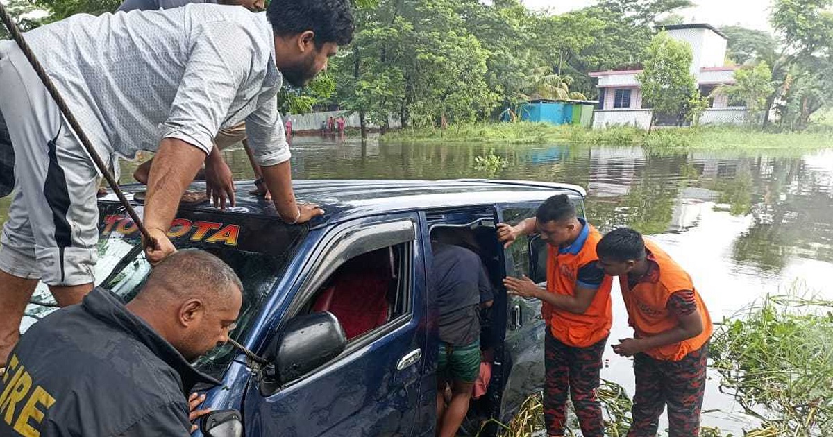 প্রবাসীকে আনতে গিয়ে একই পরিবারের প্রাণ গেল ৭ জনের