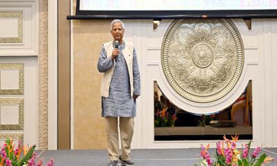 মালয়েশিয়ানদের বাংলাদেশে বিনিয়োগের আহ্বান প্রধান উপদেষ্টার