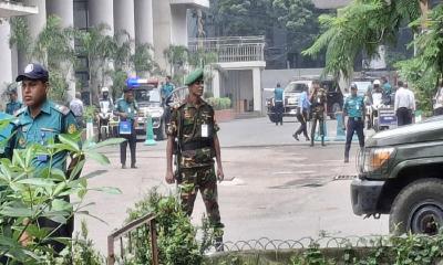 সচিবালয়ে প্রধান উপদেষ্টা, কঠোর  নিরাপত্তা জোরদার