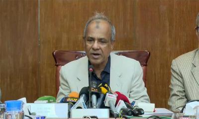 এখন বিপদে পাশের কোনো মানুষও এগিয়ে আসে না