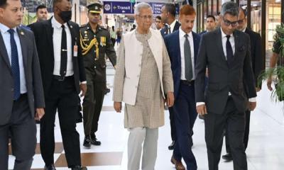 মালয়েশিয়ার উদ্দেশে ঢাকা ছাড়লের প্রধান উপদেষ্টা