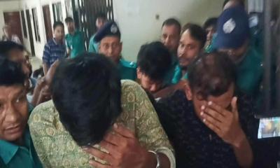 আদালতে ‘চাঁদাবাজ‘, ‘চাঁদাবাজ’ স্লোগান: মুখ লুকালেন বৈষম্যবিরোধী ছাত্রনেতারা