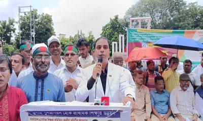 শিক্ষকদের পাশে আছি মাঠেও, আদালতেও 