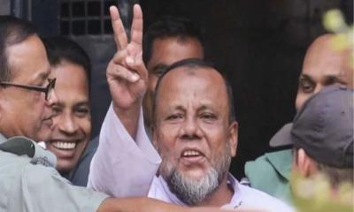 মানবতাবিরোধী অপরাধে মৃত্যুদণ্ডপ্রাপ্ত আ.লীগ নেতা মোবারককে খালাস