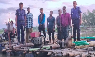 বাঙ্গালী নদীর অবৈধ বালু উত্তোলনে গ্রেফতার ৬