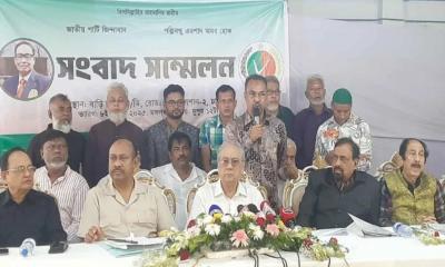 চেয়ারম্যানের সিদ্ধান্ত বেআইনি, আমরা এখনো স্বপদে বহাল আছি