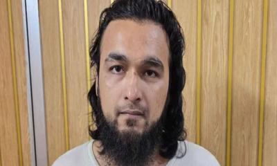 মধ্যরাতে মদ্যপ অবস্থায় নোবেলকে আটক