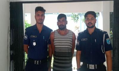 পাংশায় পুলিশের অভিযানে অস্ত্র-গুলিসহ সন্ত্রাসী গ্রেপ্তার