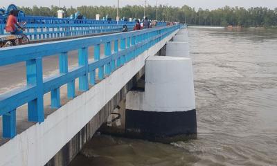 পাহাড়ি ঢলে তিস্তার পানি বেড়ে বিপদসীমা ছুঁই ছুঁই, বন্যার আশঙ্কা